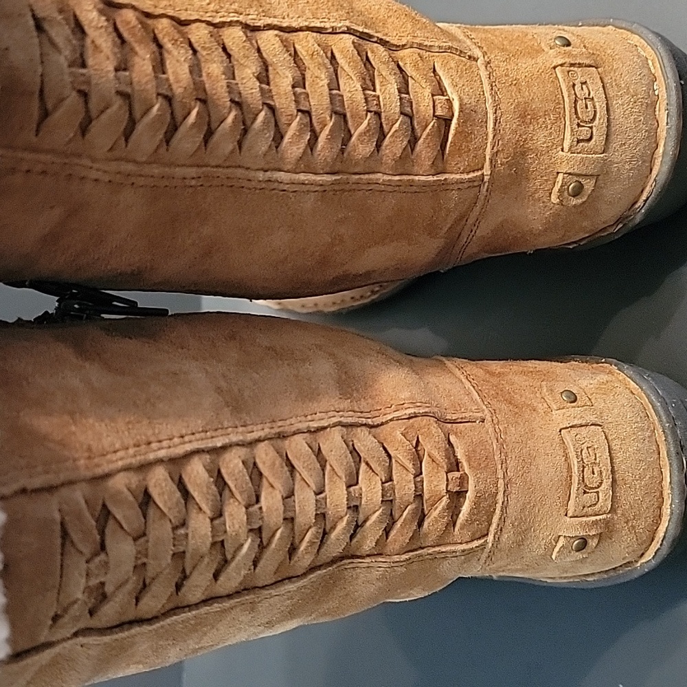 Ugg Karyn Cuff Sheepskin Boot, Tan, Euc. Size 8 - image 5